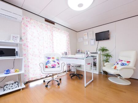 ネイル施術は柏のnail Salon Marijuへ
